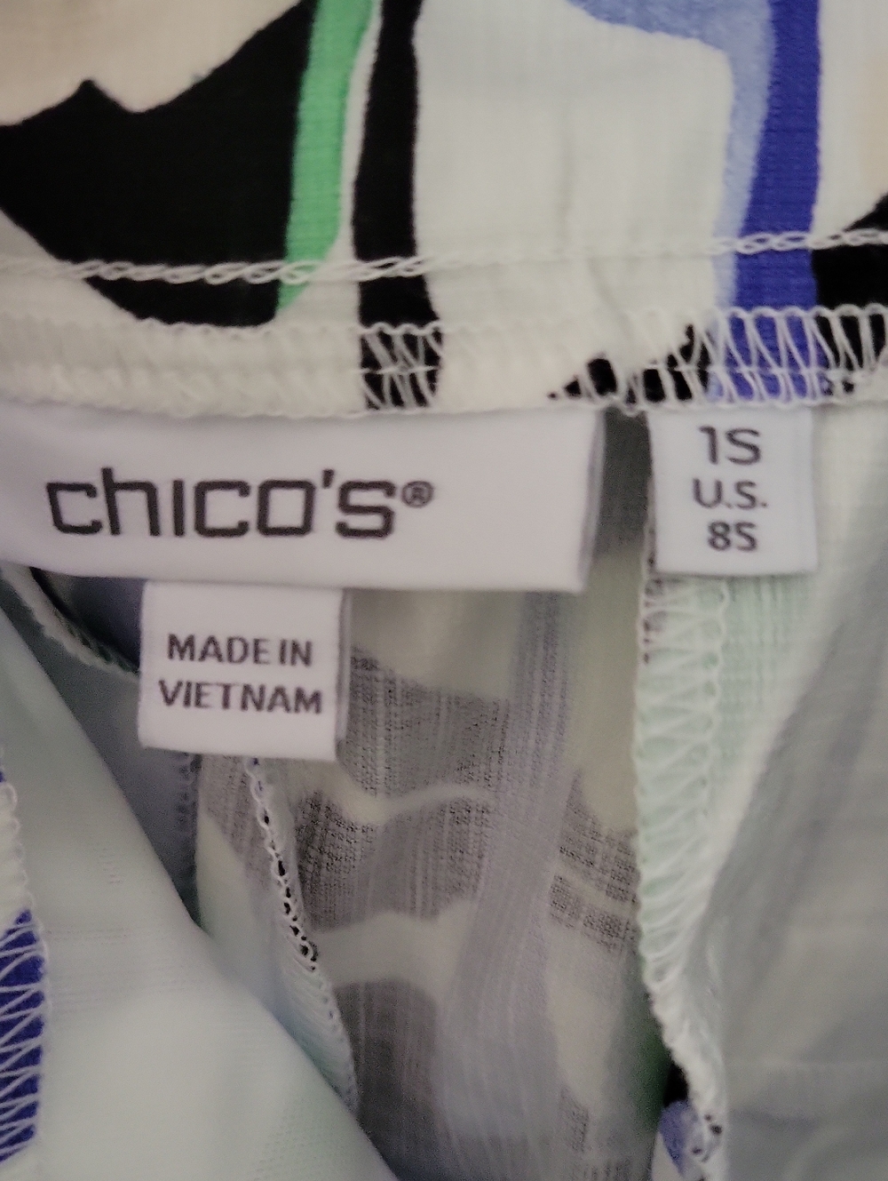 NWOT Chico's Floral & Leaf Print Pull-on Bermuda Shorts - Picture 5 of 8